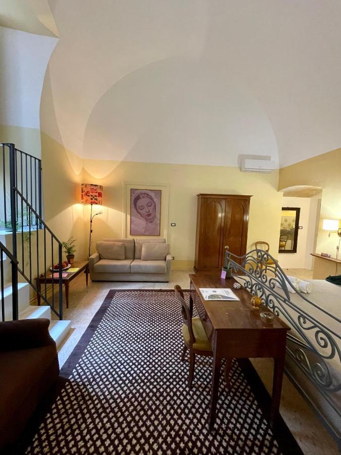 4 Balconi Rooms- Dimora Arditi B&B Lecce Ngoại thất bức ảnh