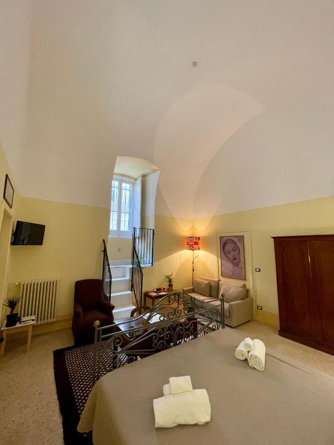 4 Balconi Rooms- Dimora Arditi B&B Lecce Ngoại thất bức ảnh
