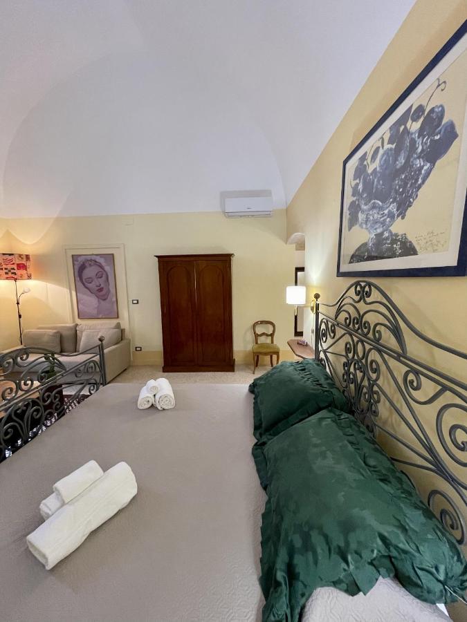 4 Balconi Rooms- Dimora Arditi B&B Lecce Ngoại thất bức ảnh