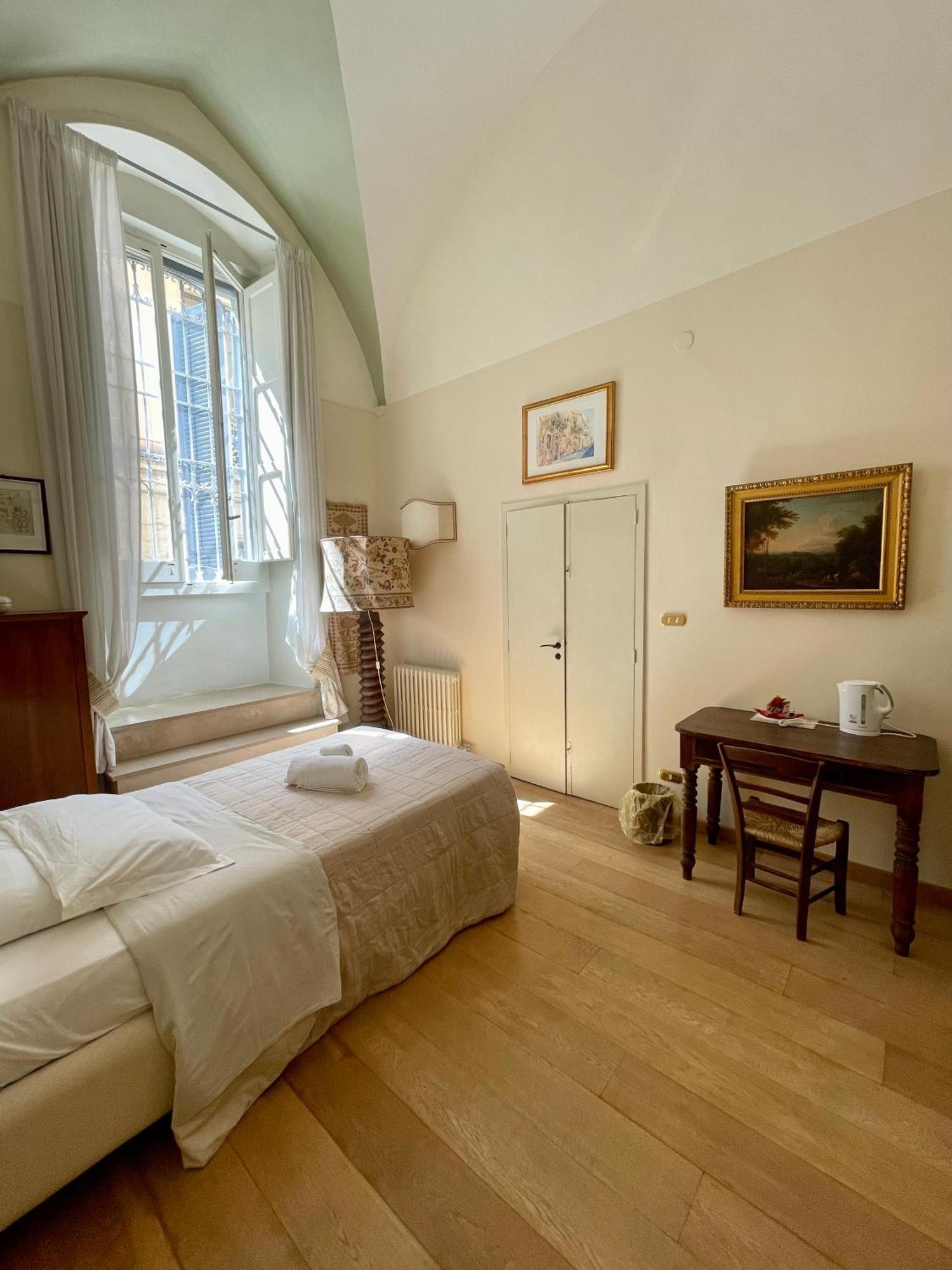 4 Balconi Rooms- Dimora Arditi B&B Lecce Ngoại thất bức ảnh