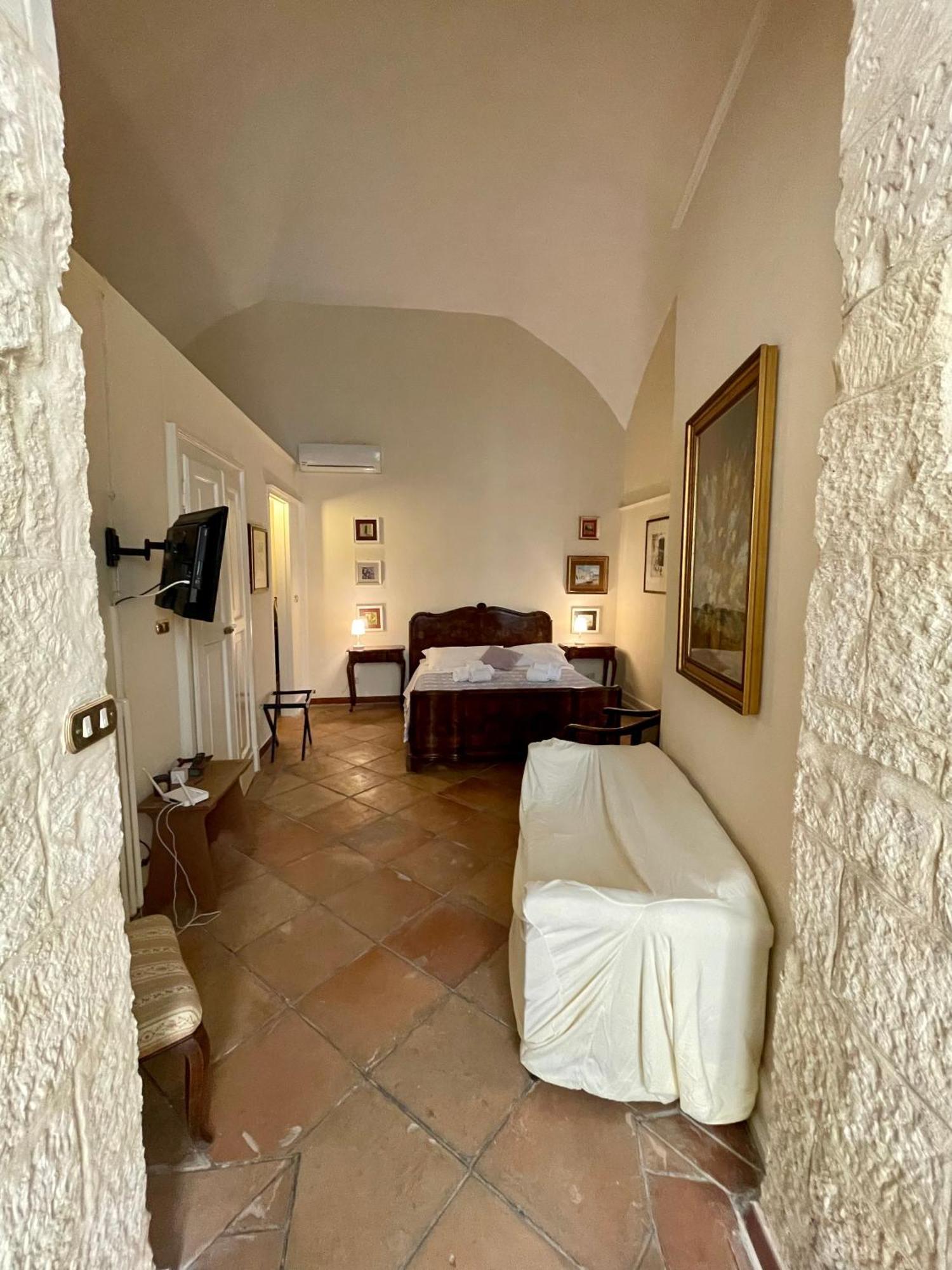 4 Balconi Rooms- Dimora Arditi B&B Lecce Ngoại thất bức ảnh