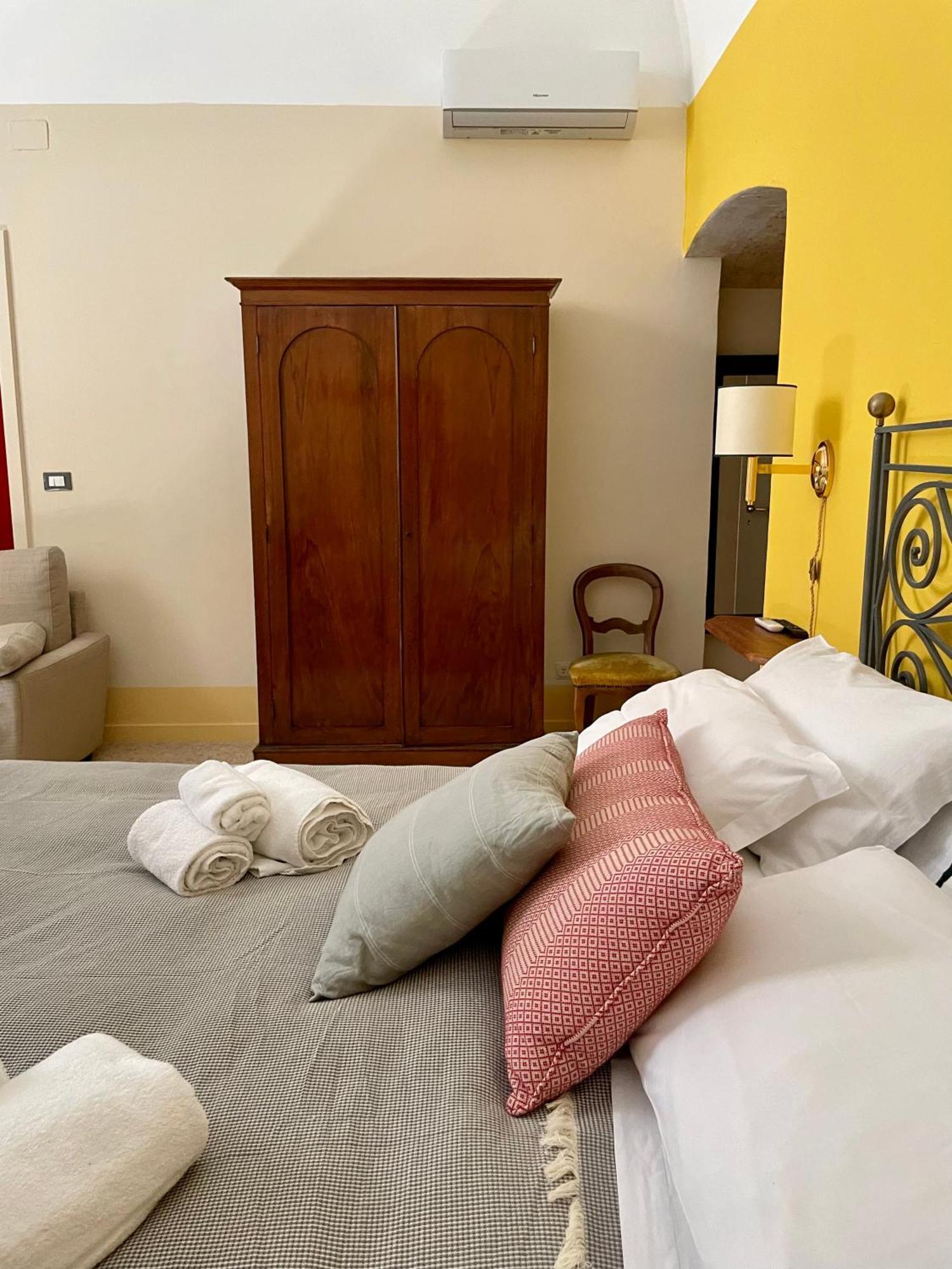 4 Balconi Rooms- Dimora Arditi B&B Lecce Ngoại thất bức ảnh