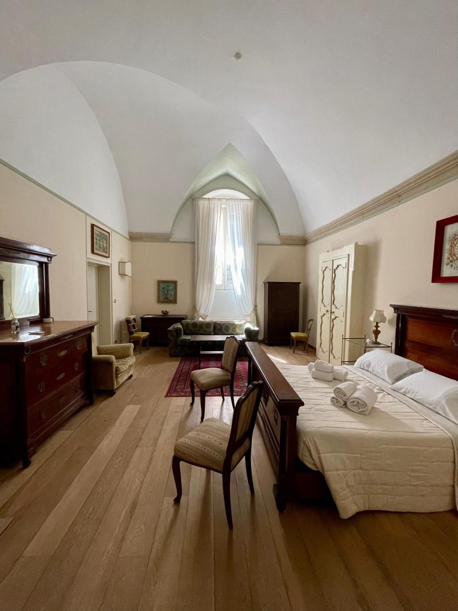 4 Balconi Rooms- Dimora Arditi B&B Lecce Ngoại thất bức ảnh